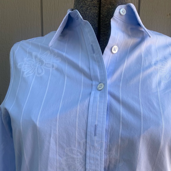 The perfect faconnable preppy button down! - Picture 4 of 7